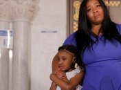 Мати доньки вбитого Джорджа Флойда вперше виступила із заявою