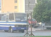 В Луцьку озброєний чоловік взяв в заручники 20 людей