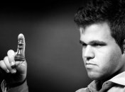 Шахматы: Карлсен переиграл Непомнящего