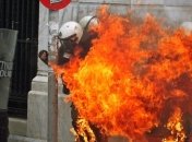 В Афинах подожгли офисы правящей коалиции 