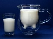 Що додати в молоко, щоб довше залишалося свіжим