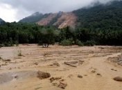 На Мадагаскаре бушует страшный циклон (Видео)