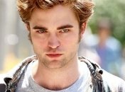 Поклонники посмеялись над образом Роберта Паттинсона в трейлере "Короля" (Фото, видео)