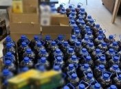 Химики из института НАН Украины продавали поддельный алкоголь "известных брендов" (фото)