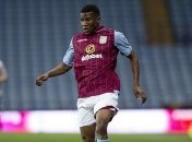 Английский футболист жестоко избил девушку на стоянке (Видео)