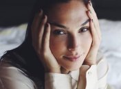 Звезда "Чудо-женщины" Галь Гадот стала мамой в третий раз: первое фото малыша