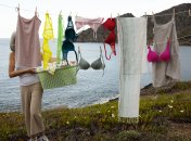 Вещи часто сушат на улице, когда тепло