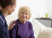 Правительство собирается увеличить количество соцработников 