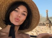 Алина Астровская похвасталась идеальной фигурой в бикини