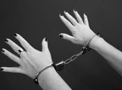 Получила немалый срок: в Молдове копы нагрянули в офис, где работала украинка, что она натворила