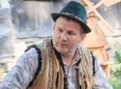 Юрий Горбунов отрастил бороду и кардинально сменил прическу 