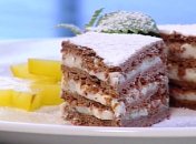 Пирожные с какао и ванильным кремом