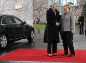 Премьер-министр Британии Тереза Мэй снова попала в курьезную ситуацию 