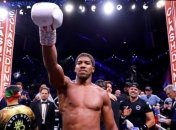 Джошуа следит за Усиком и знает его сильные и слабые стороны