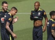 "Ман Сити" и "Ливерпуль" наняли самолет, чтобы вернуть своих легионеров