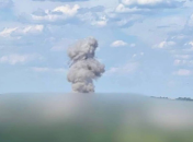 Дым над Запорожьем после "прилетов"