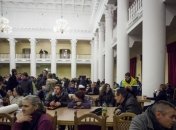 Протестующие покидают здание КГГА после сообщения Генпрокурора