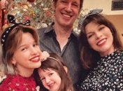 Нові фото новонародженої доньки Міли Йовович зачарували милістю (Фото)