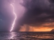 Ученые: Мужчины чаще умирают от поражений молнией, чем женщины
