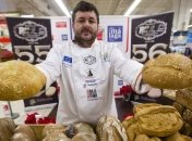 В Испании начали печь хлеб с добавлением золота