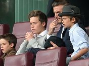 Мальчики Бэкхем проводят время в мужской компании (ФОТО)