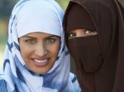 На Корсике родители не пустили мусульманок в хиджабах в детсад