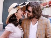 Муж Анастасии Заворотнюк вынес на лед годовалую дочь (Видео)