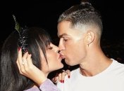 Невесту Роналду раскритиковали за нарушение карантина