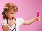 Разрешать ли дочке пользоваться косметикой