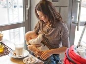 Как кормить грудью в общественных местах