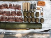 В Запорожье у мужчины обнаружили арсенал боеприпасов и оружия