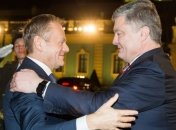 Итоги 18 февраля: Туск в Киеве, акция "Бандера, вставай!" и учения ВСУ на Азове 