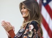 В кедах и рубашке за 75 долларов: как Мелания Трамп отметила День благодарения