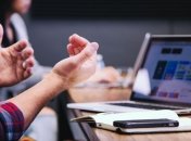 Як підтримувати розмову з нетактовними людьми: поради психолога