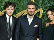 Как две капли: в сети обсуждают невероятное сходство новой девушки Бруклина Бэкхэма с его знаменитой мамой