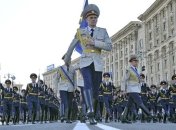 Военно-историческим парадом отметил Киев День Победы