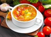 Легкий и витаминный суп из свежих помидоров