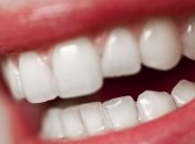 Пломбы из биоактивного стекла продлят жизнь зубам 