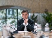 Зеленский о авиасообщении с РФ: Странно, что поезда у нас ходят, а самолеты не летают