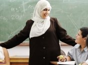 Франция закрывает свои посольства и школы в мусульманских странах