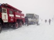 Последствия снегопадов в Украине: ситуация на дорогах