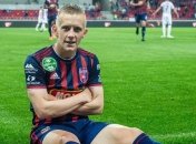 Головой в полете: украинский футболист забил блестящий гол в Венгрии (видео)