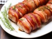 Неперевершені котлети в беконі