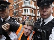 В Лондоне произошли столкновения сторонников Ассанджа с полицией