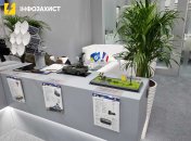 Стенд "Инфозащиты" с миниатюрами радиоэлектронных систем