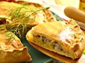 Рецепт дня: пирог из теста фило с помидорами и шпинатом