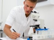 Редкое заболевание: женщина засыпает от смеха или ярости (Фото)