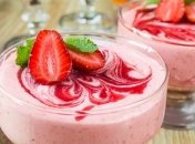 Рецепт дня: творожный мусс с клубникой