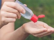 Перші антисептики Christian Dior і Louis Vuitton вже привезли у лікарні Парижа