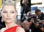 Кейт Мосс оштрафовали за курение